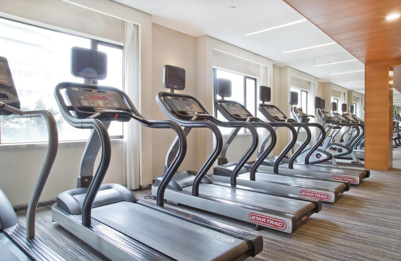 فندق الصين قوانغتشو المظهر الخارجي الصورة Treadmills in a gym